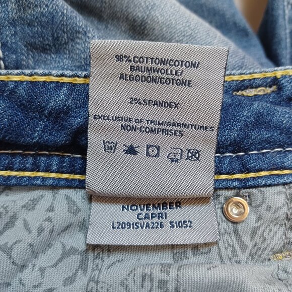 Silver Jeans November Capri Shorts Bermuda Lowrise Medium Wash Juniors Size 27 - Picture 7 of 10